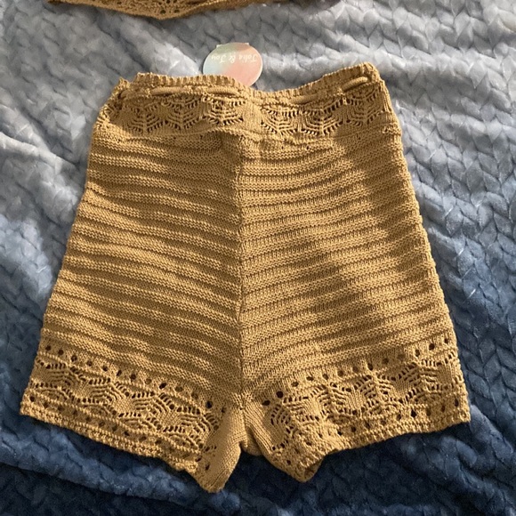 This is from rainbow the size is a small , u can tighten and loosen them both. - Picture 3 of 6